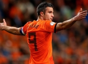 比赛局势复杂引爆全场！莱万多夫斯基意外战胜塞尔维亚队观众掌声雷动