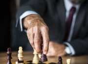 Rookie在G2比赛中锐不可当，大比分获胜引发热议！再创辉煌时刻