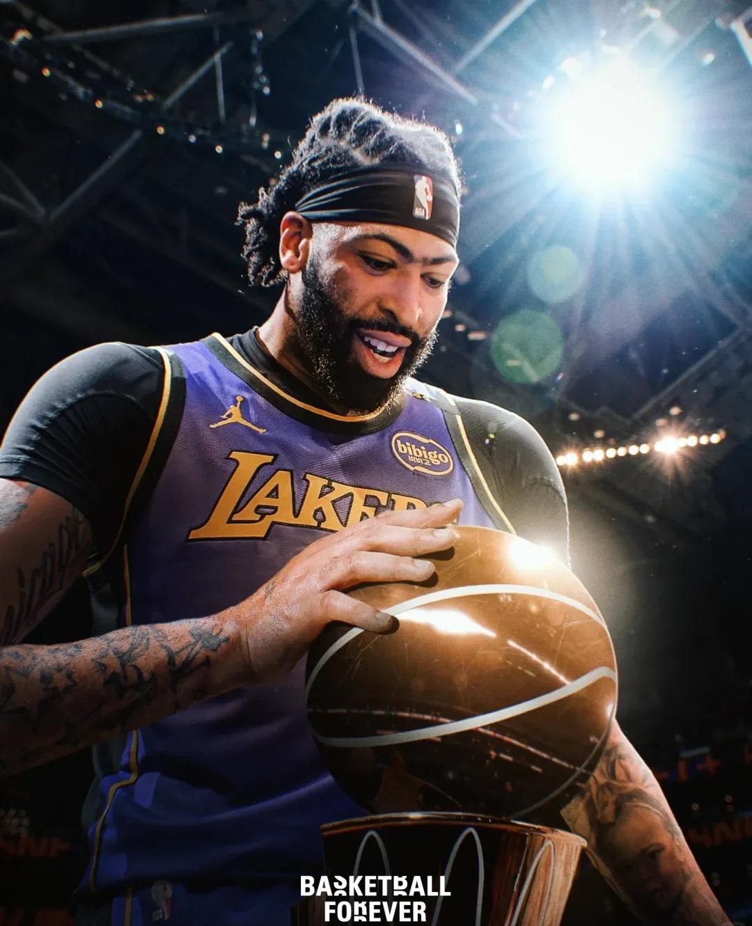 浓眉哥重返赛场,持续失利首场状态出色,IG观众沸腾!比赛高潮迭起的简单介绍 浓眉哥重返赛场,持续失利首场状态出色,IG观众沸腾!比赛高潮迭起的简单介绍