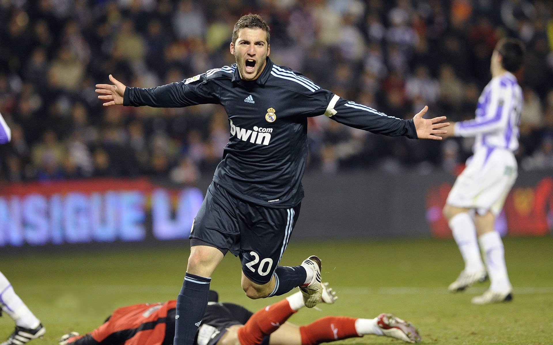  莱万多夫斯基世界排名 